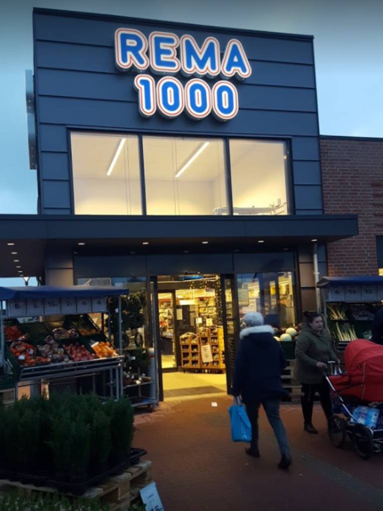 Rema 1000 Store Front